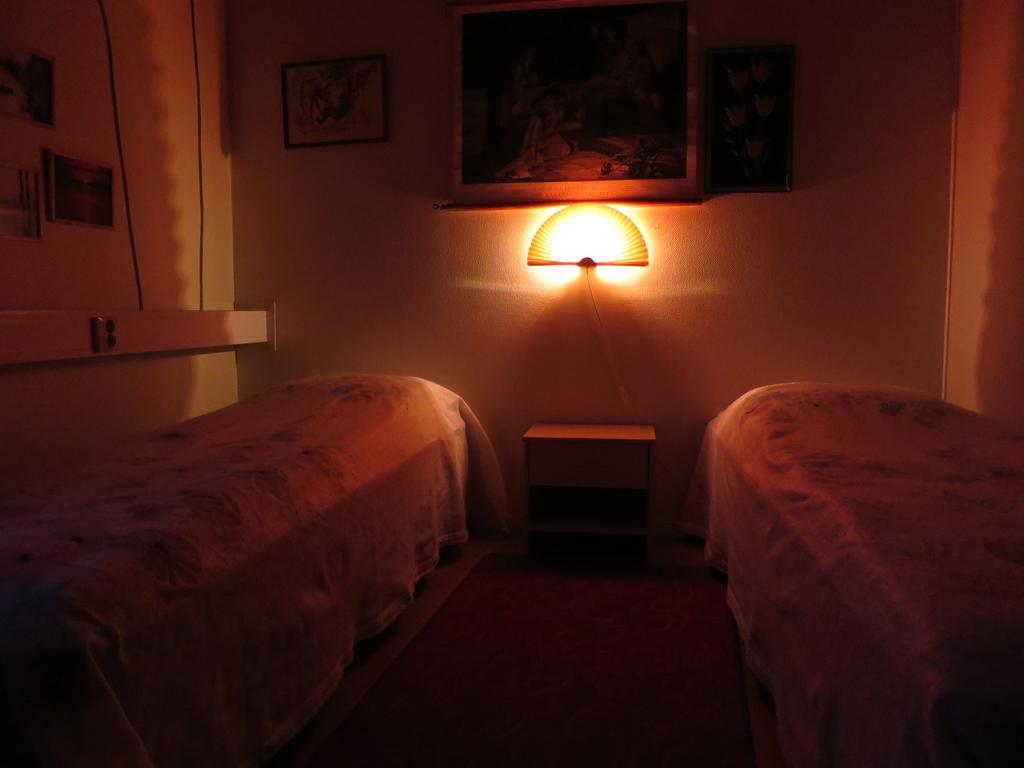 Dessans Cafe & Logi Hotel Pello Room photo